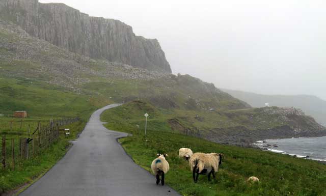 Spannende eenbaanswegen in Schotland Eenbaansweg in Schotland op Isle of Skye