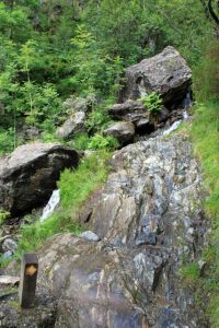 Verrassende watervallen Schotland - Wandelpad naar Steall Meadows met Steall Falls