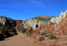 Cottonwood Canyon Road: buiten de gebaande paden Rotsformaties langs Cottonwood Canyon Road