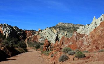 Cottonwood Canyon Road: buiten de gebaande paden Rotsformaties langs Cottonwood Canyon Road