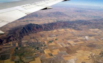 Uitzicht vliegtuig tijdens mijn vlucht naar Las Vegas Uitzicht vliegtuig over landbouw in Wyoming