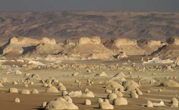 Mijn favoriete reisfoto’s van Egypte Mijn top tien reisfoto's van Egypte - het indrukwekkende landschap van de Witte Woestijn in Egypte
